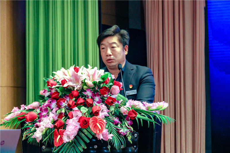 郑州高端交通运输研究院院长,书记,法定代表人王雪峰同志全票当选为副